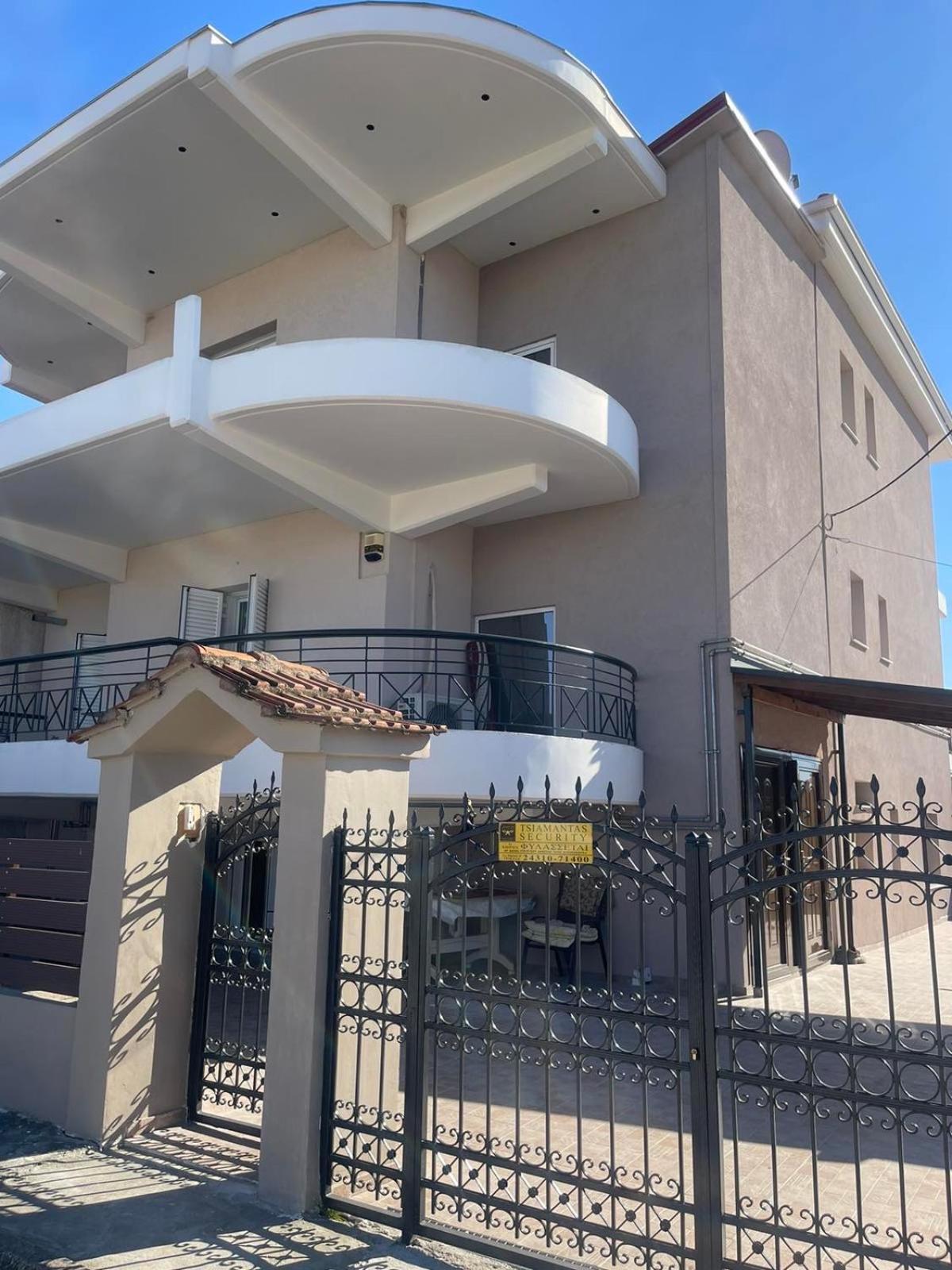 Bright Apartment, Spacious Near The Center Tríkala Exterior foto